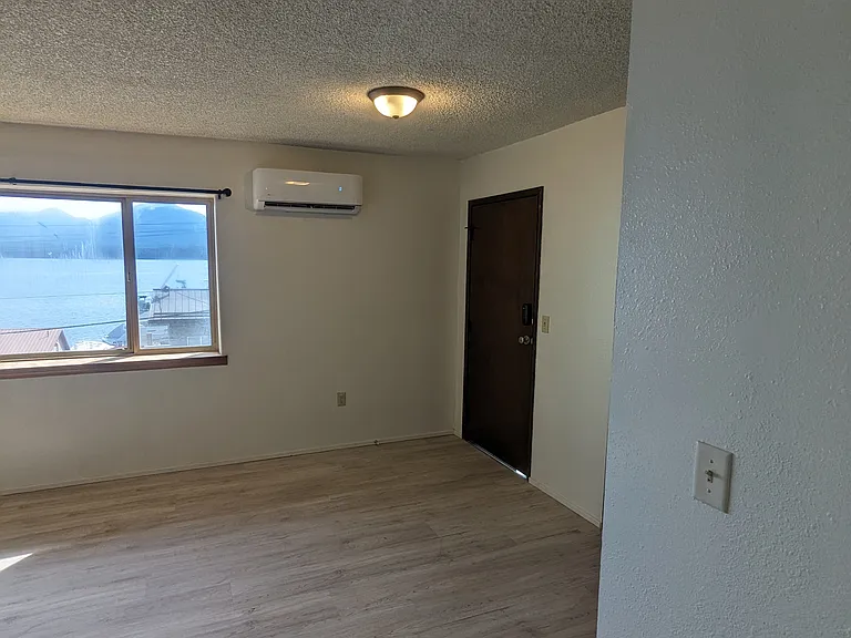 1279 Water St #D — Photo 5