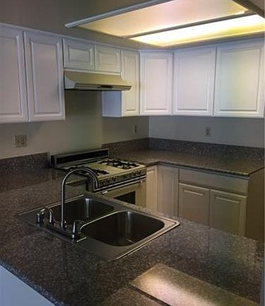 4th image of 811 W Grondahl St APT D