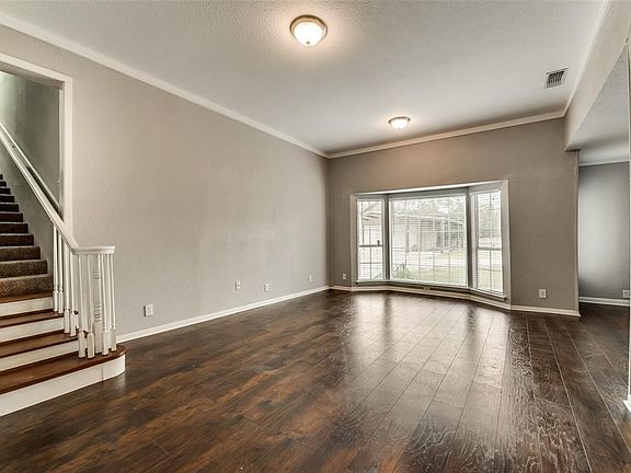 5th image of 207 E Shelton St