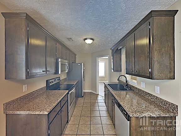 4th image of 1656 Broad Cir
