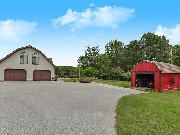 3rd image of 4452 N McFall Lake Dr