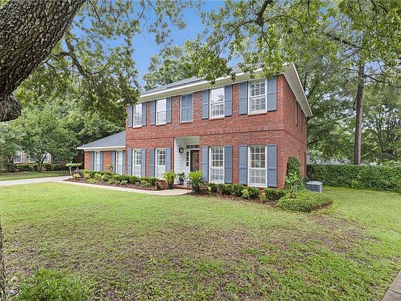 2nd image of 6300 Hillcrest Oaks Dr