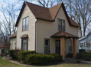 521 9th Ave, Baraboo, WI 53913