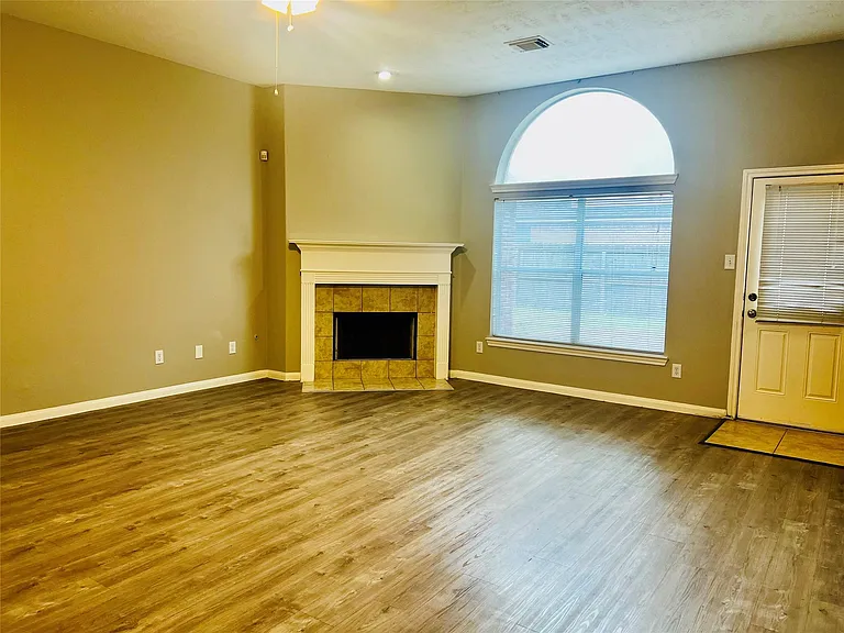 18215 Linden Forest Ln — Photo 6