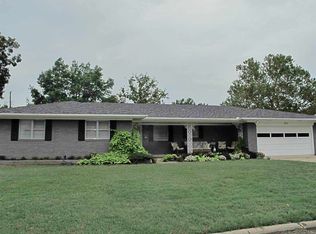 1111 Harmony Dr, Ardmore, OK 73401