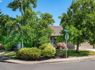 28 Honer Loop, Creswell, OR 97426