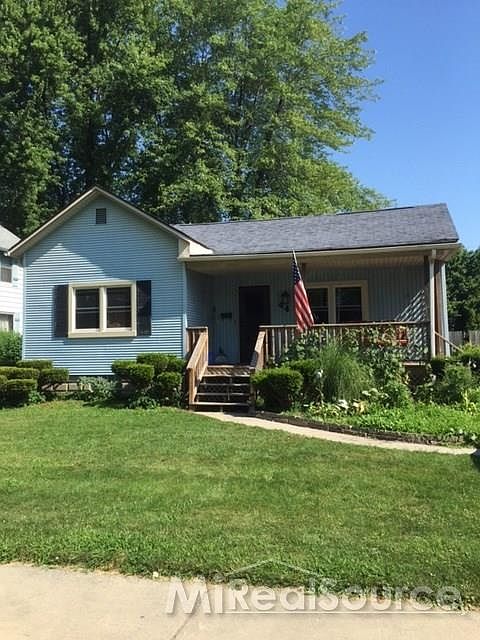 2nd image of 44 Hubbard Ave