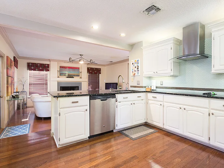 1722 Eagle Mdw — Photo 6