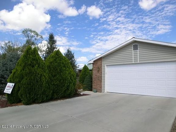 3rd image of 109 W Northeights Dr
