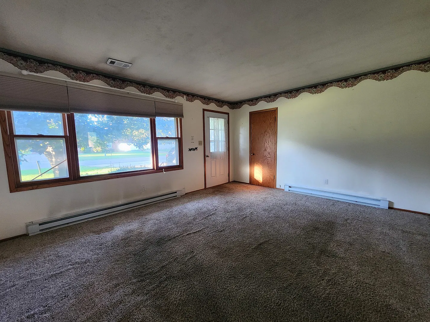 2 bed, 1100 sqft, $1,190 — Photo 2