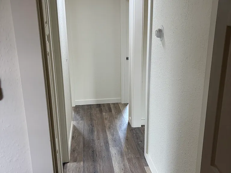 515 W F St — Photo 4