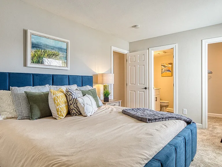 Large primary bedroom