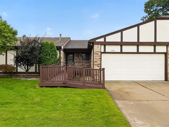 11762 Dorothy Ln, Warren, MI 48093