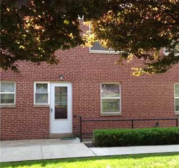 1038 Trout Brook Dr — Photo 4