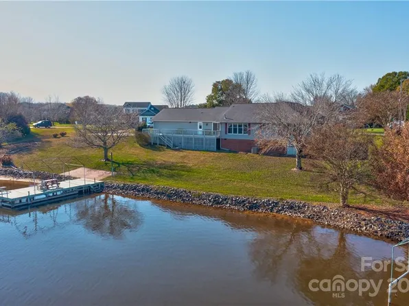 177 N Shore Dr, Cherryville, NC 28021