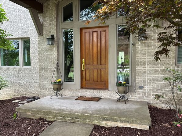 337 Saratoga Dr S, Uniontown, PA 15401