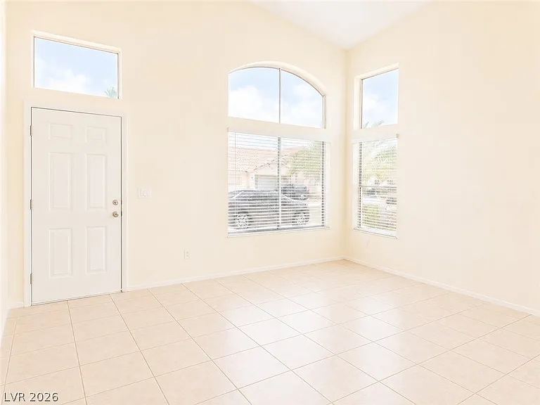 9056 Trumpet Ct — Photo 10