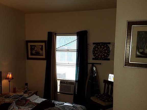 3rd image of 705 Vine Ave