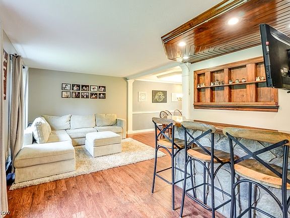 3rd image of 360 Forest Meadows Dr