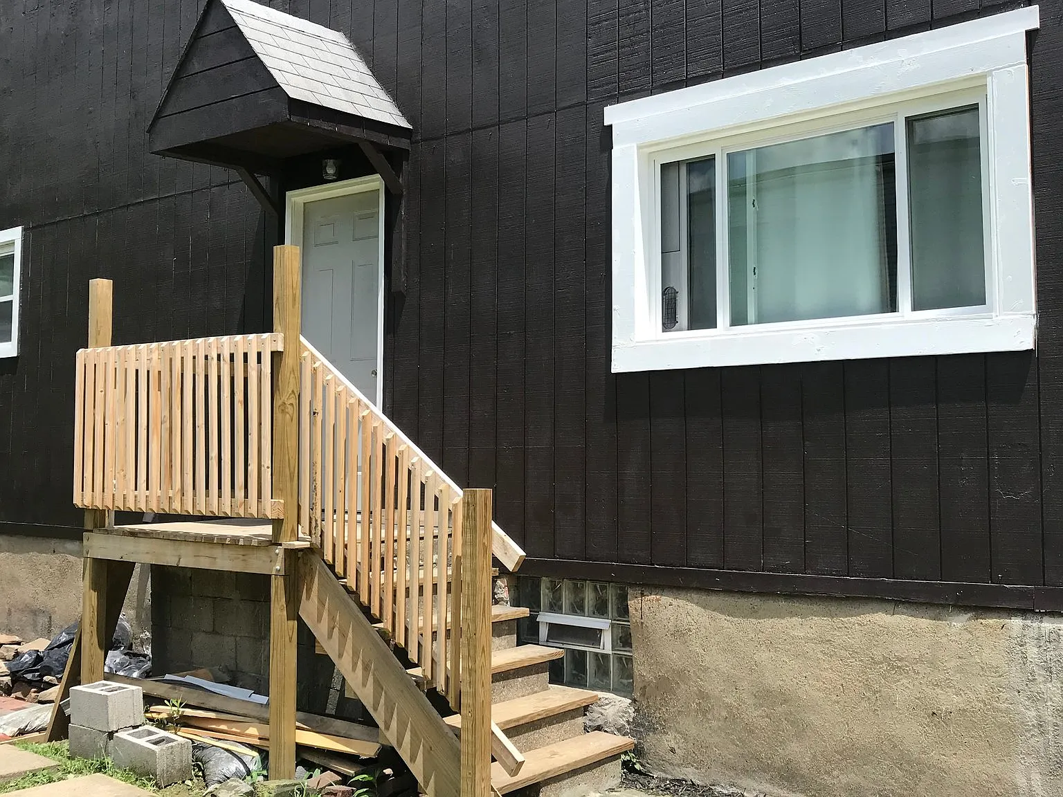 Fresh 2 Bedroom — Photo 1