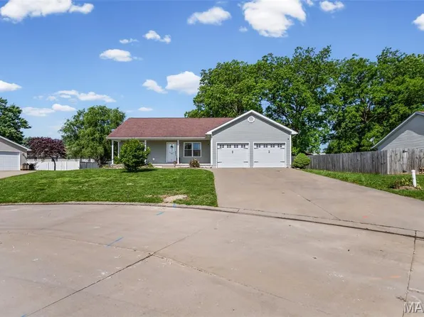 902 Lillian Ct, Jerseyville, IL 62052