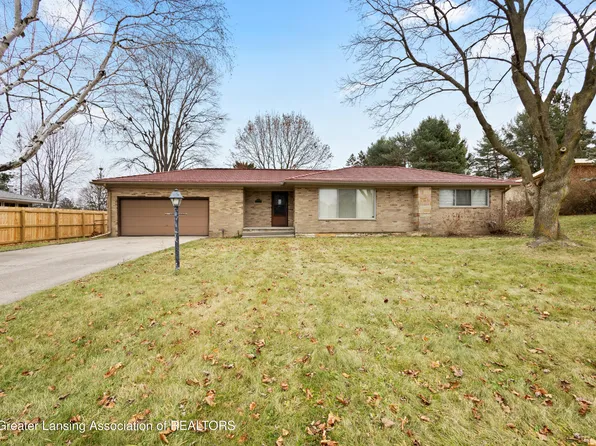 325 Woodhaven Dr, Lansing, MI 48917