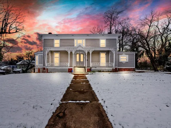 621 10th St NW, Roanoke, VA 24016