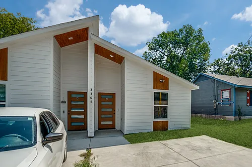 3305 Mineola St Photo 1