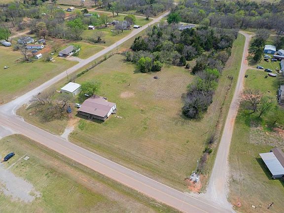 3rd image of 345831 E 810th Rd