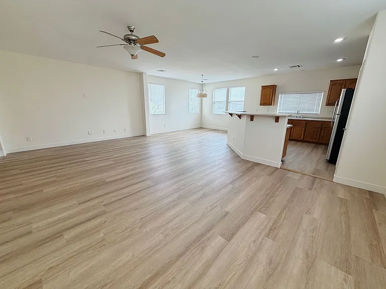 8688 Mesquite Hills St — Photo 3
