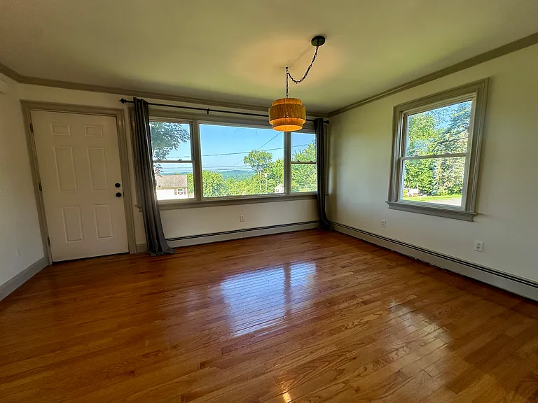 10 Curtis Ave — Photo 8