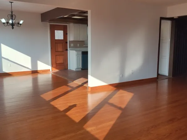 222 11th St Floor 1, Palisades Park, NJ 07650