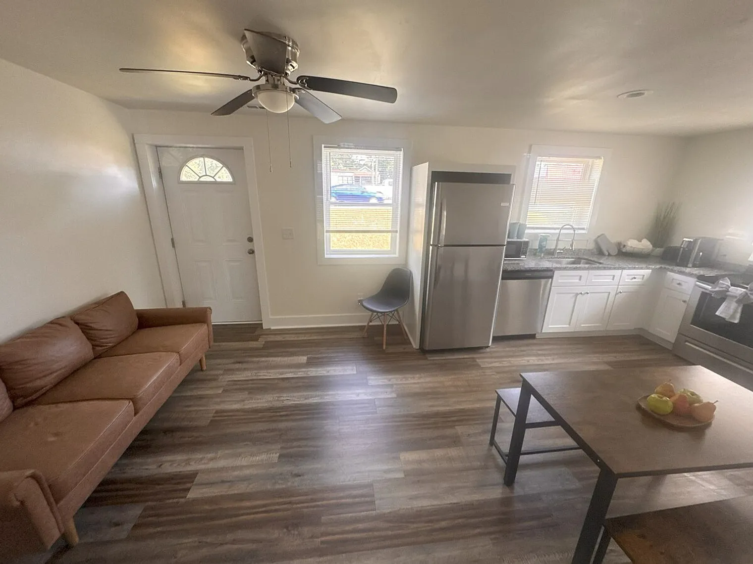 1 bed, 1.0 bath, $2,363 — Photo 2