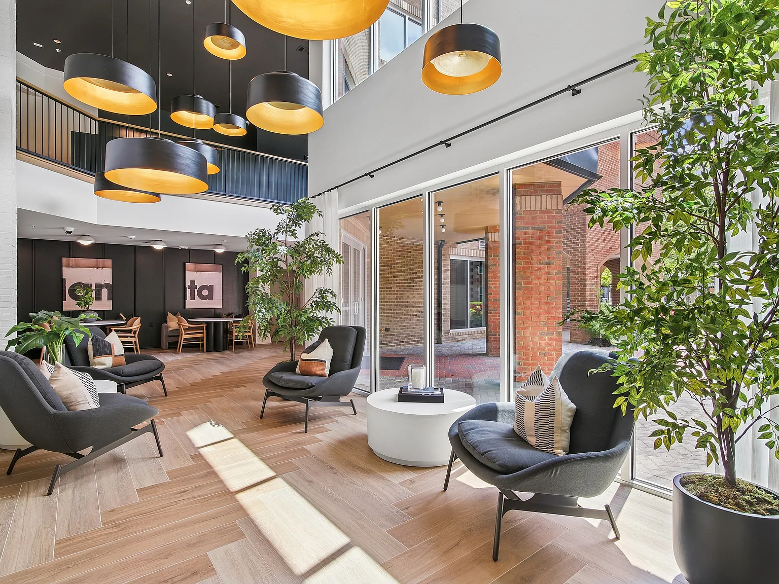 Avana on Main — Photo 4