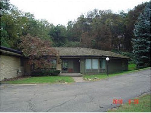 1st image of 300 Summit Dr