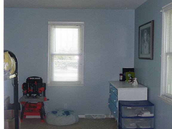 New paint and flooring throughout