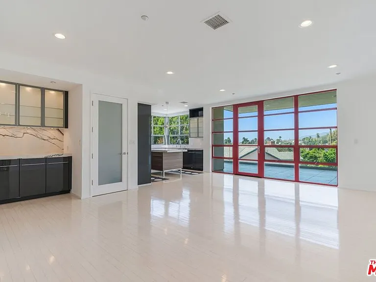 870 Haverford Ave #101 — Photo 12