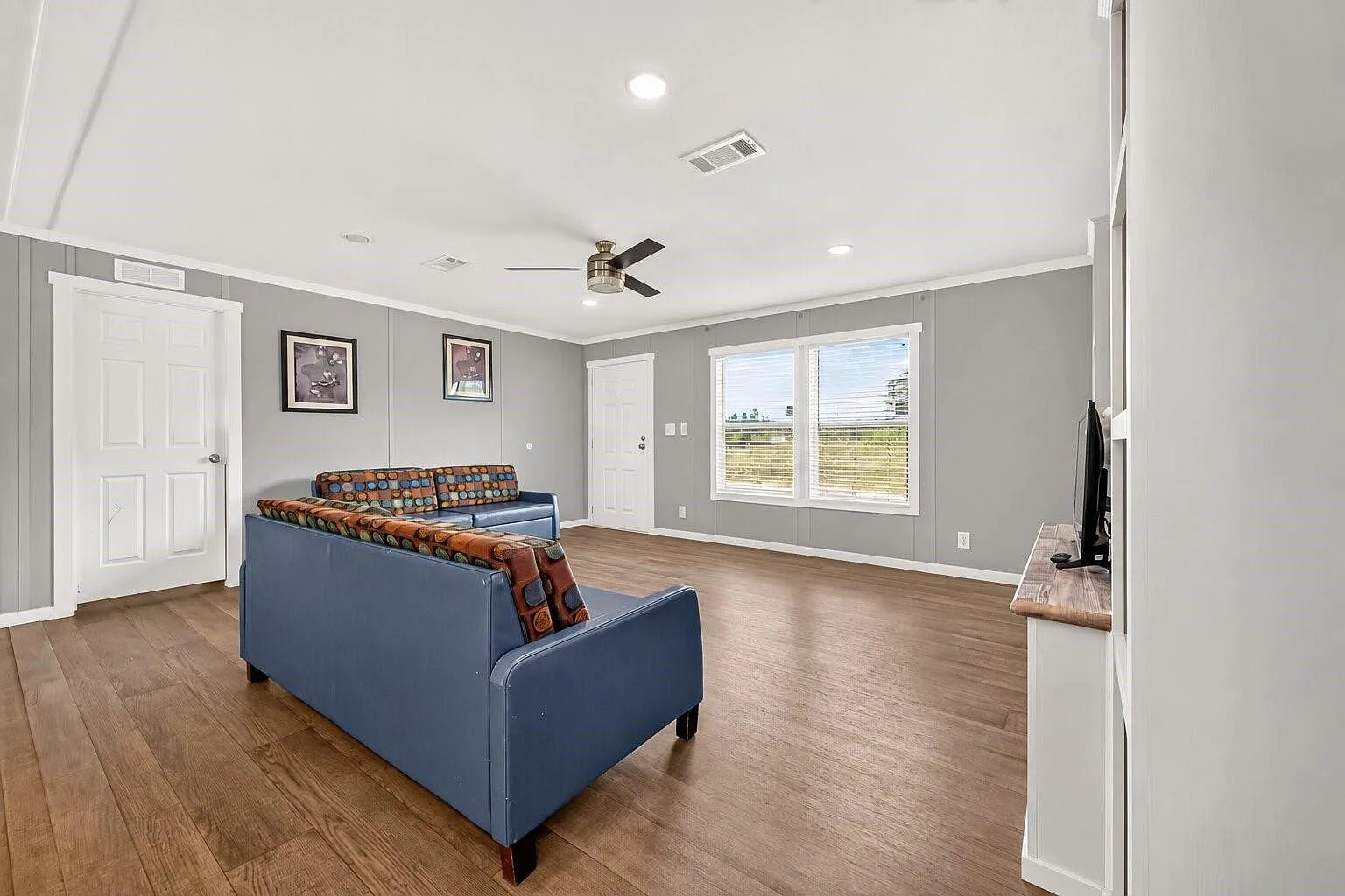 5 bed, 2.0 bath, 2108 sqft, $1,750 — Photo 3