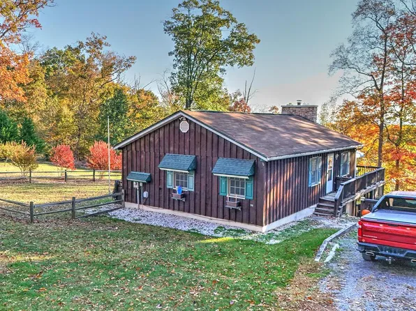 119 Palm Ln, Hedgesville, WV 25427