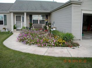 1718 Carriage Dr, East Troy, WI 53120