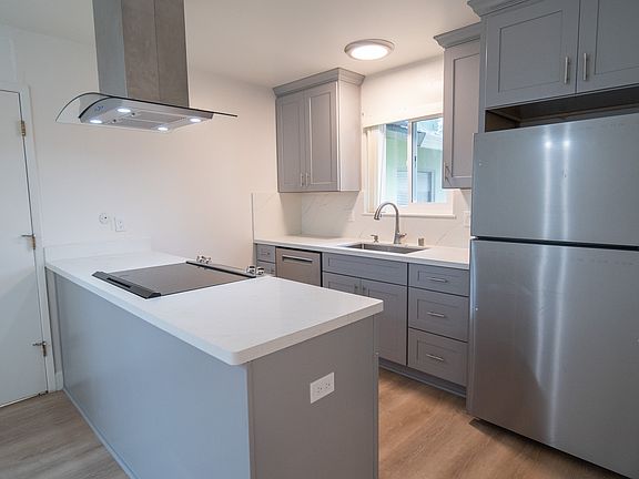 3rd image of 4164 Vineyard Ave #A