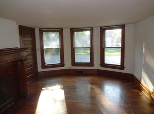 313 N Locust St, Aurora, IL 60506