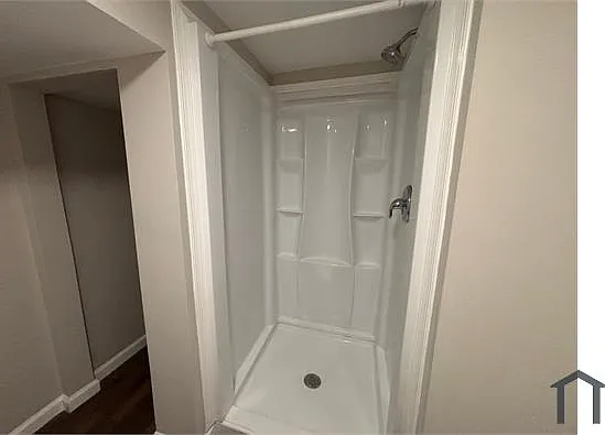 3910 Eierman Ave — Photo 2
