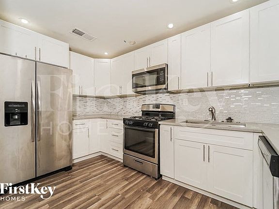 5th image of 2419 NW 87th Ln