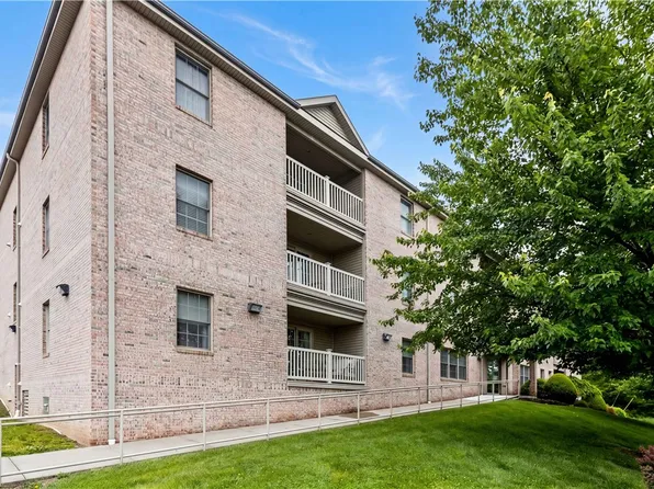 1 Coraopolis Rd APT 200, Coraopolis, PA 15108