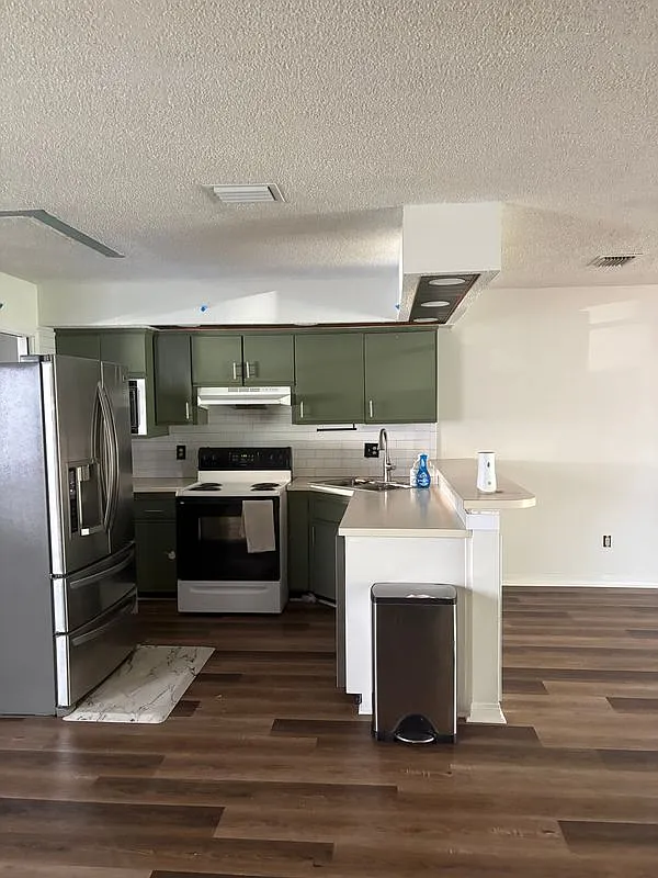 2 bed, 2.5 bath, 1585 sqft, $1,650 — Photo 3
