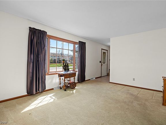4th image of 142 Brookvalley Dr