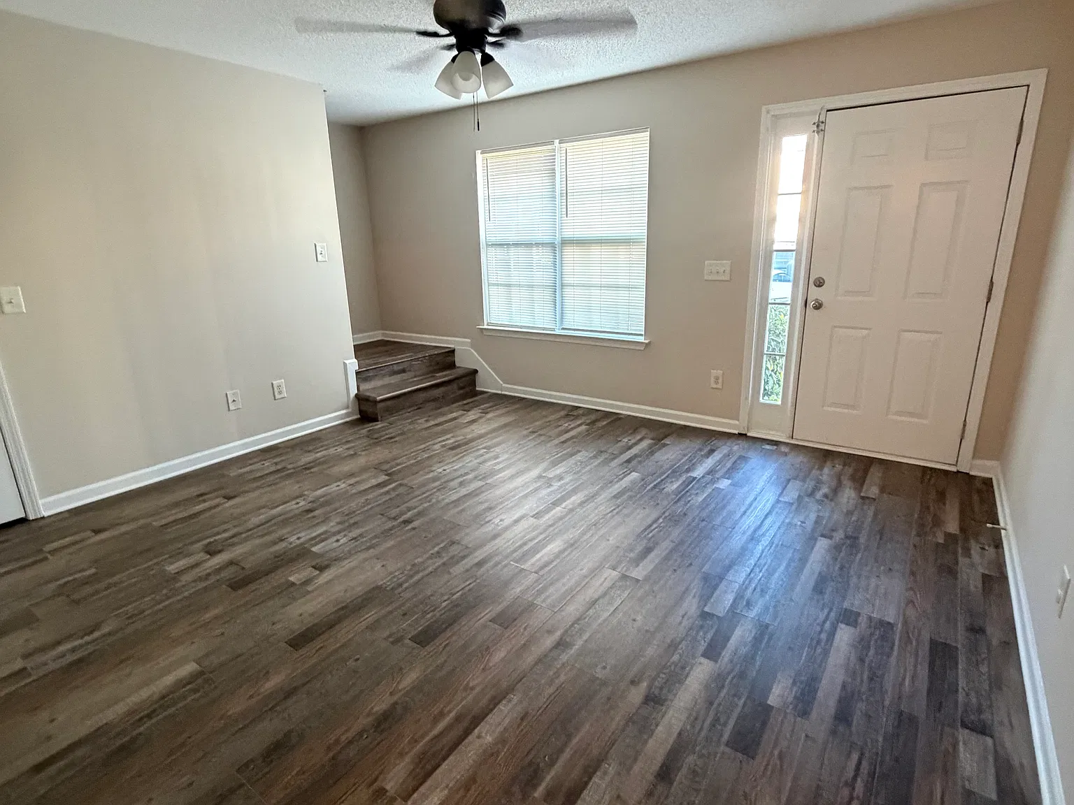 2 bed, 1.5 bath, 1100 sqft, $1,300 — Photo 1