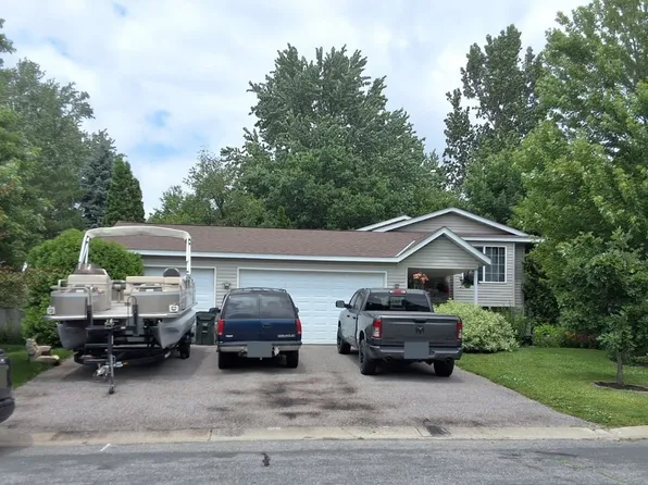 945 8th Ave NW, Hutchinson, MN 55350