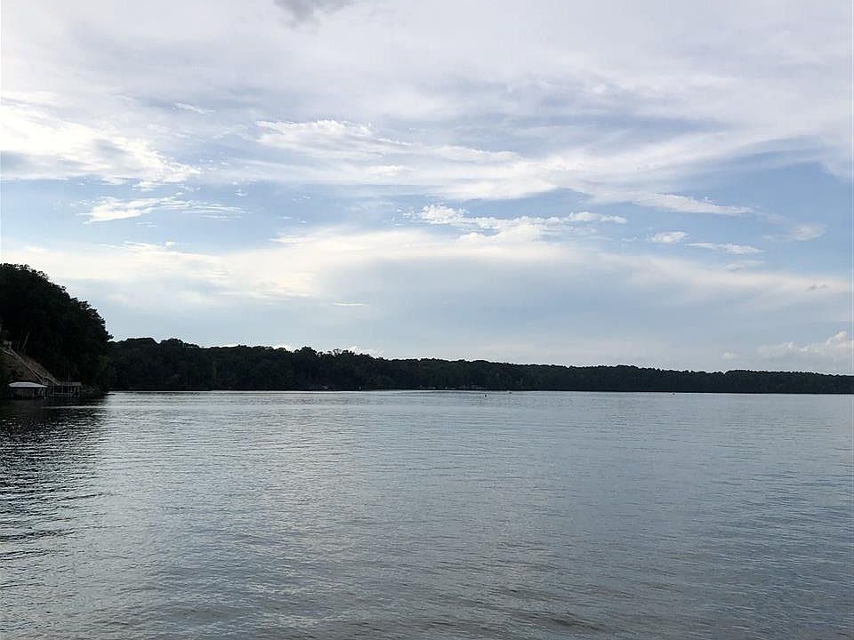 1st image of 174 Bluff Dr